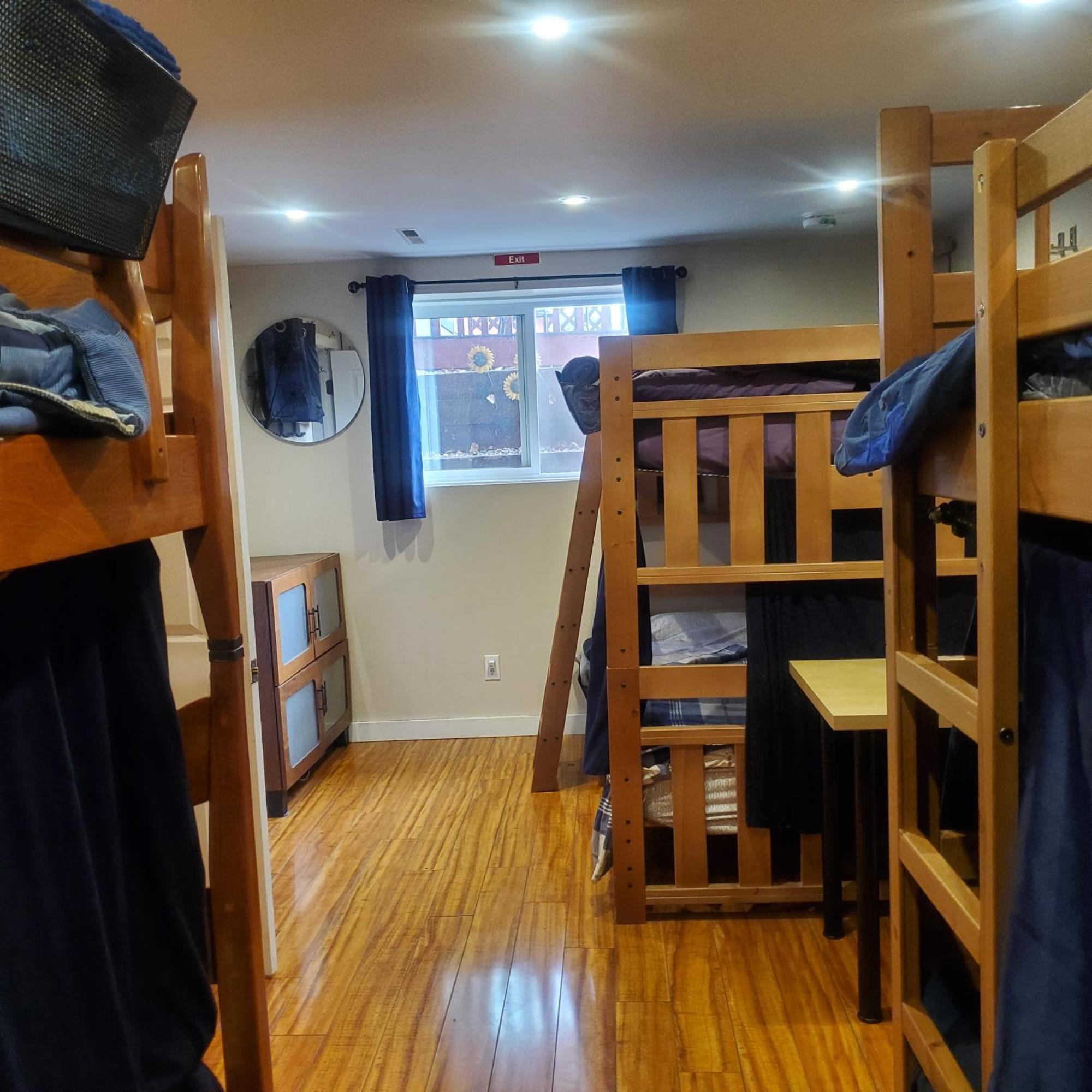 The Calgary Hub Hostel Style Home Ngoại thất bức ảnh